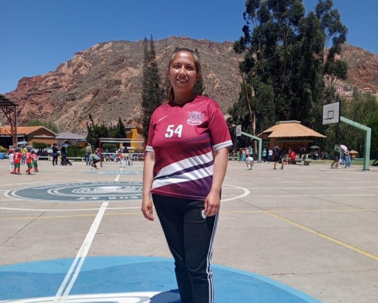 2-Cecilia-Salinas-Promo-2033